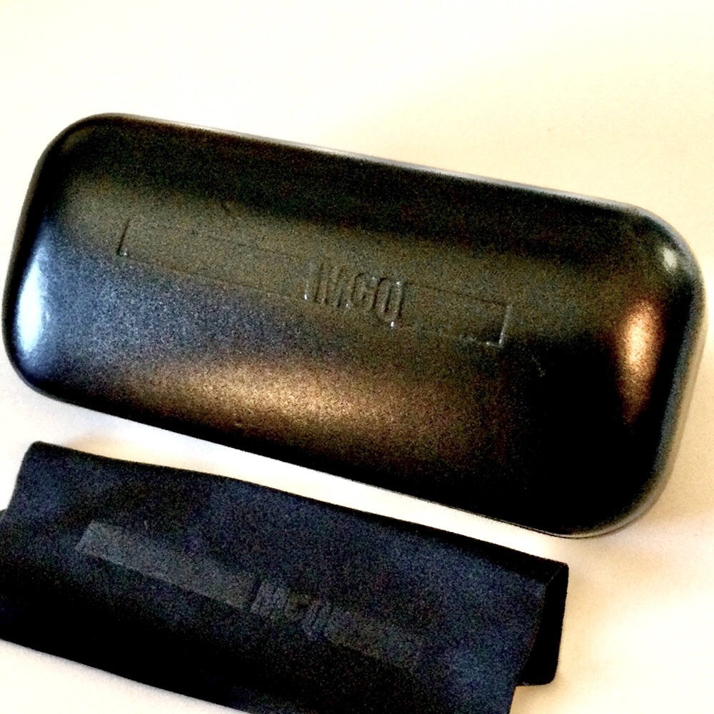 ALEXANDER MCQUEEN MCQ LARGE BLACK SUNGLASSES CASE HARD SHELL WITH CLEANING CLOTH